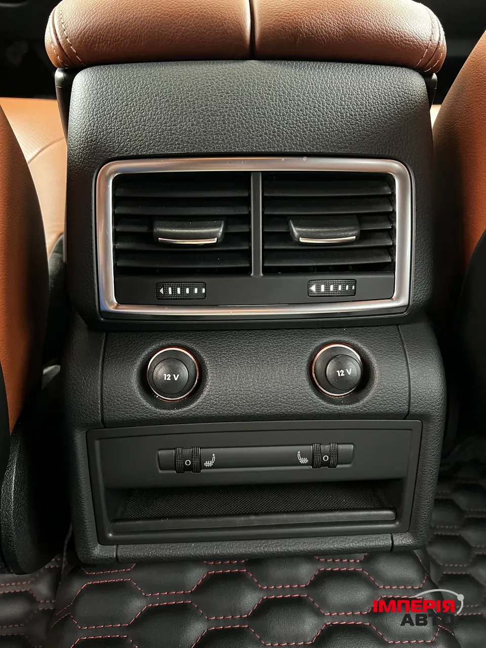 Audi Q7 - фото 14