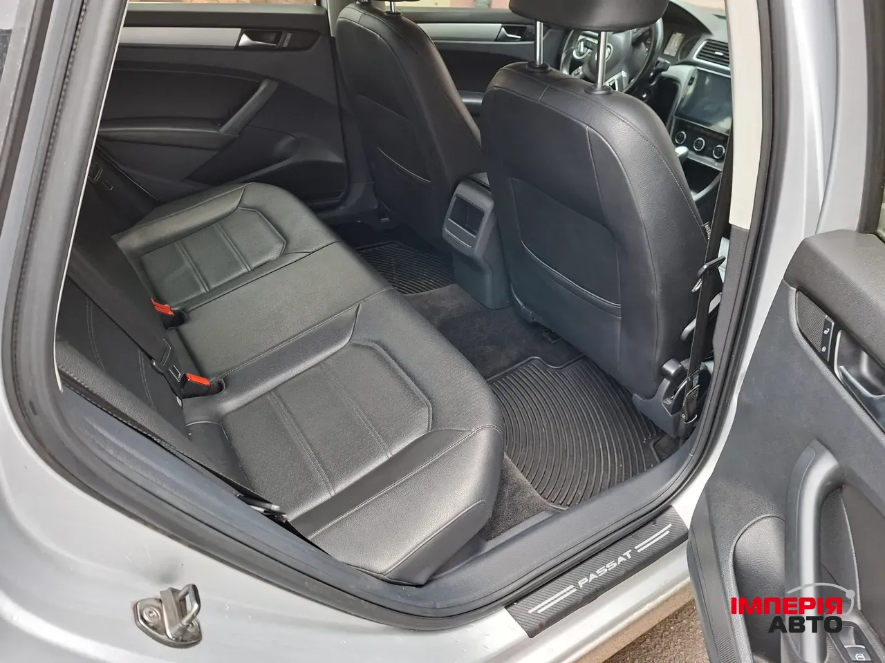 Volkswagen Passat (North America and China) - фото 6