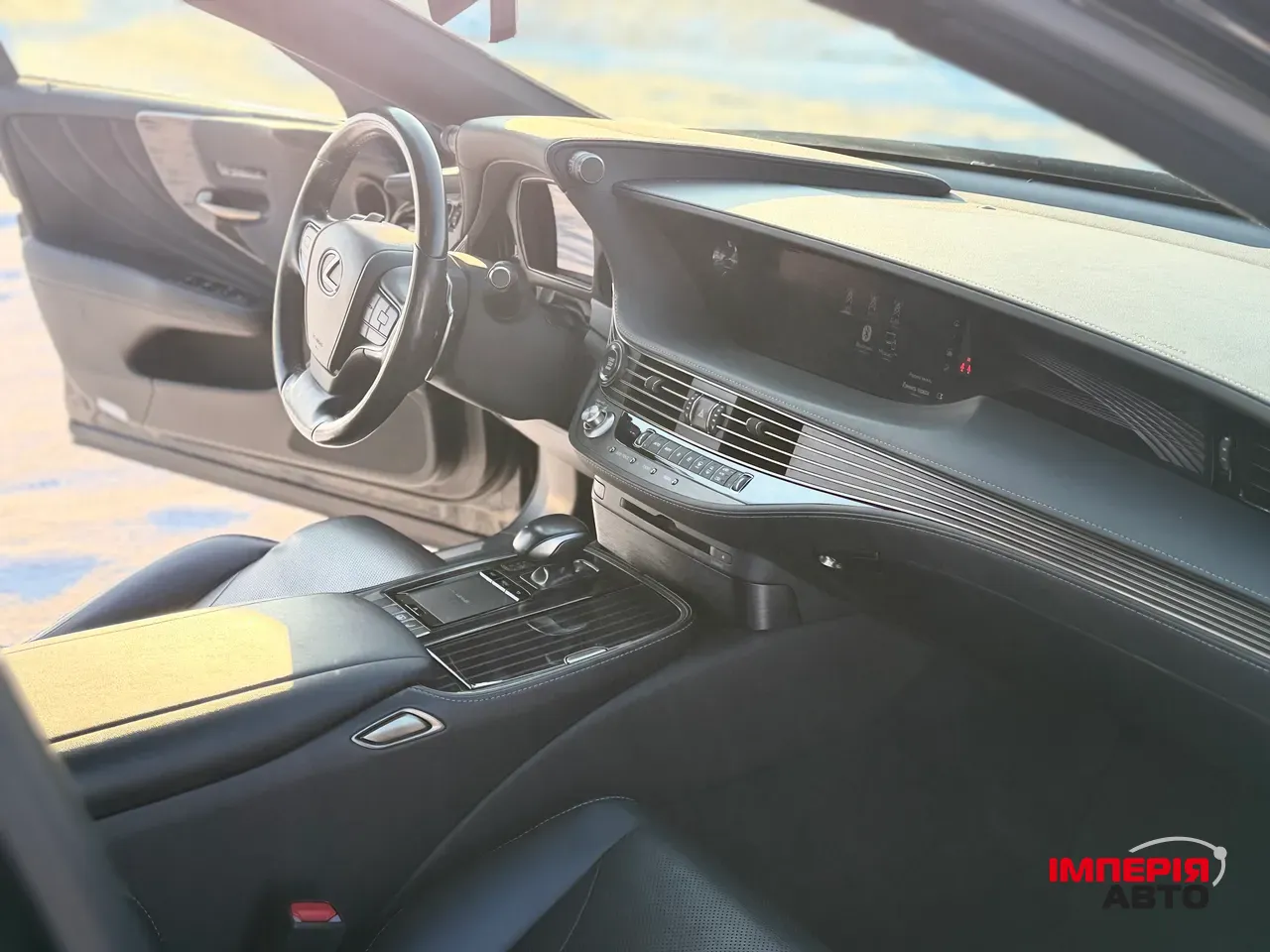 Lexus LS - фото 12