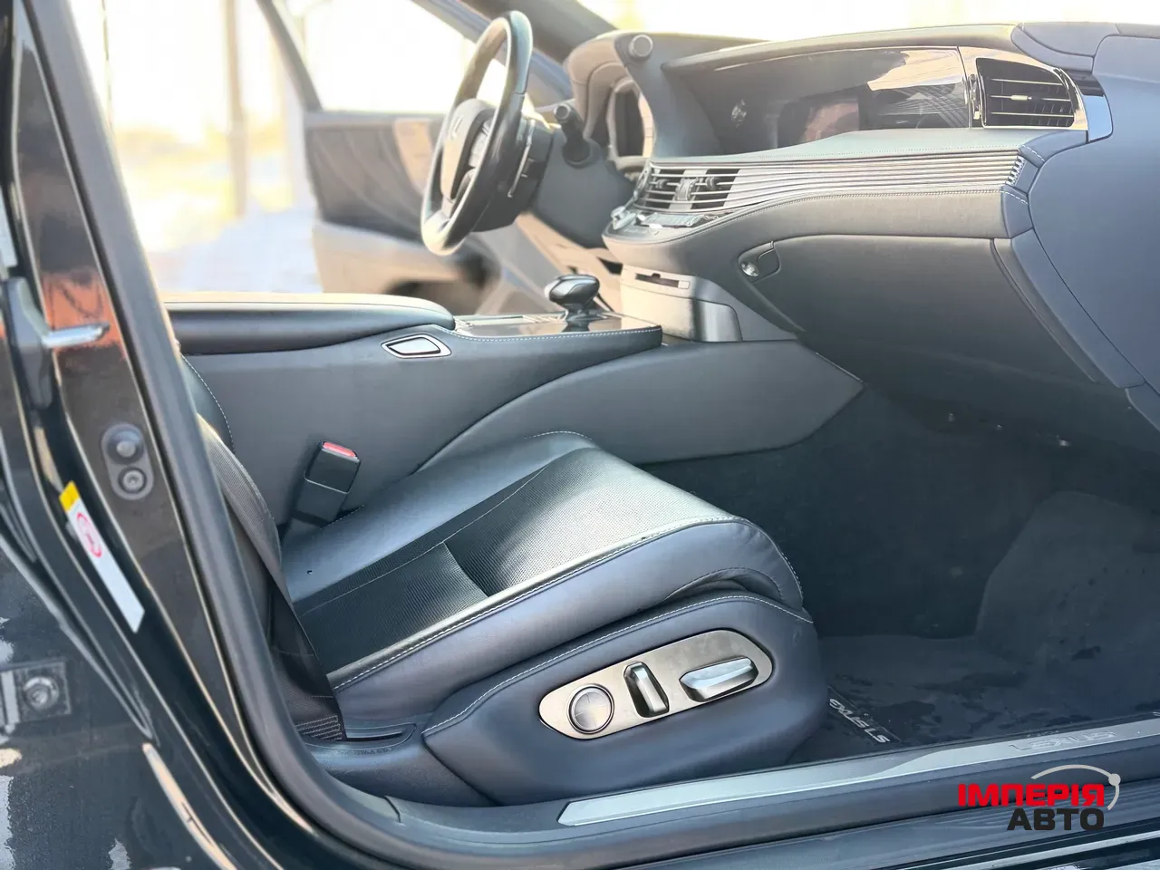 Lexus LS - фото 13