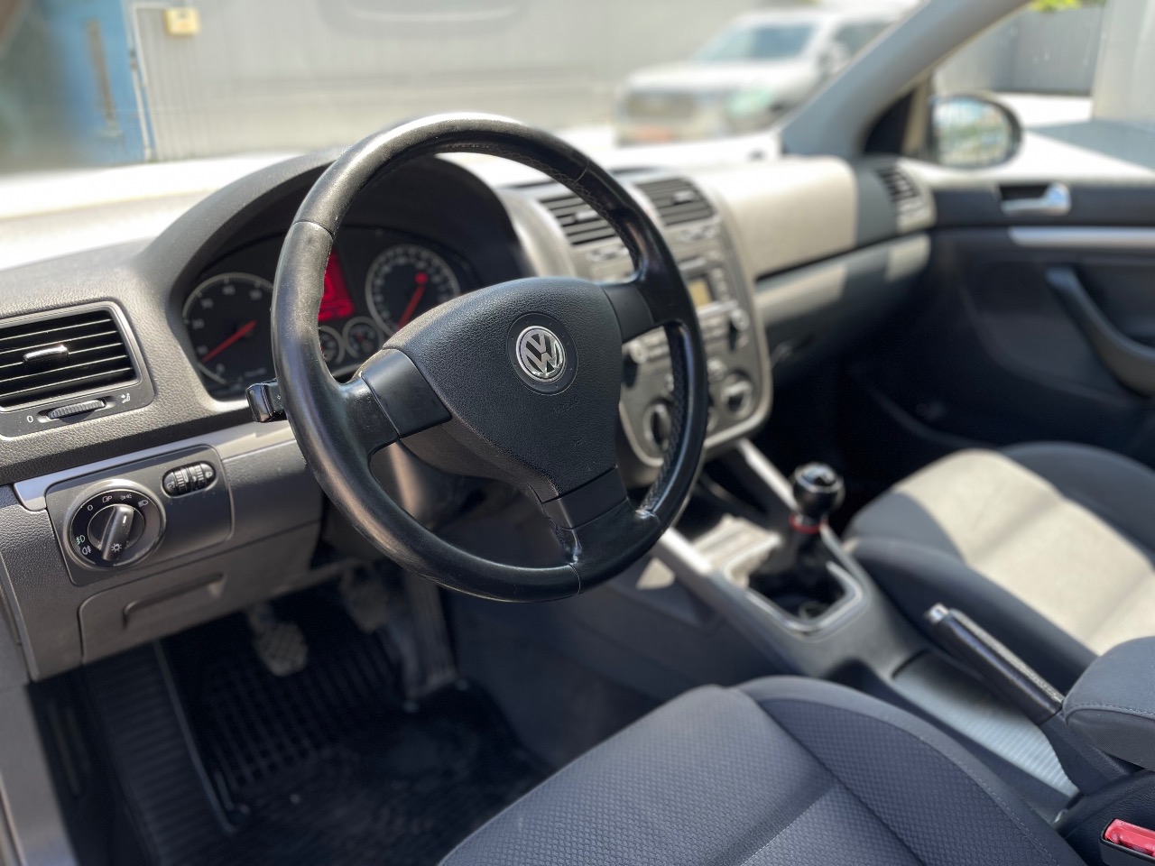 Volkswagen Golf - фото 6