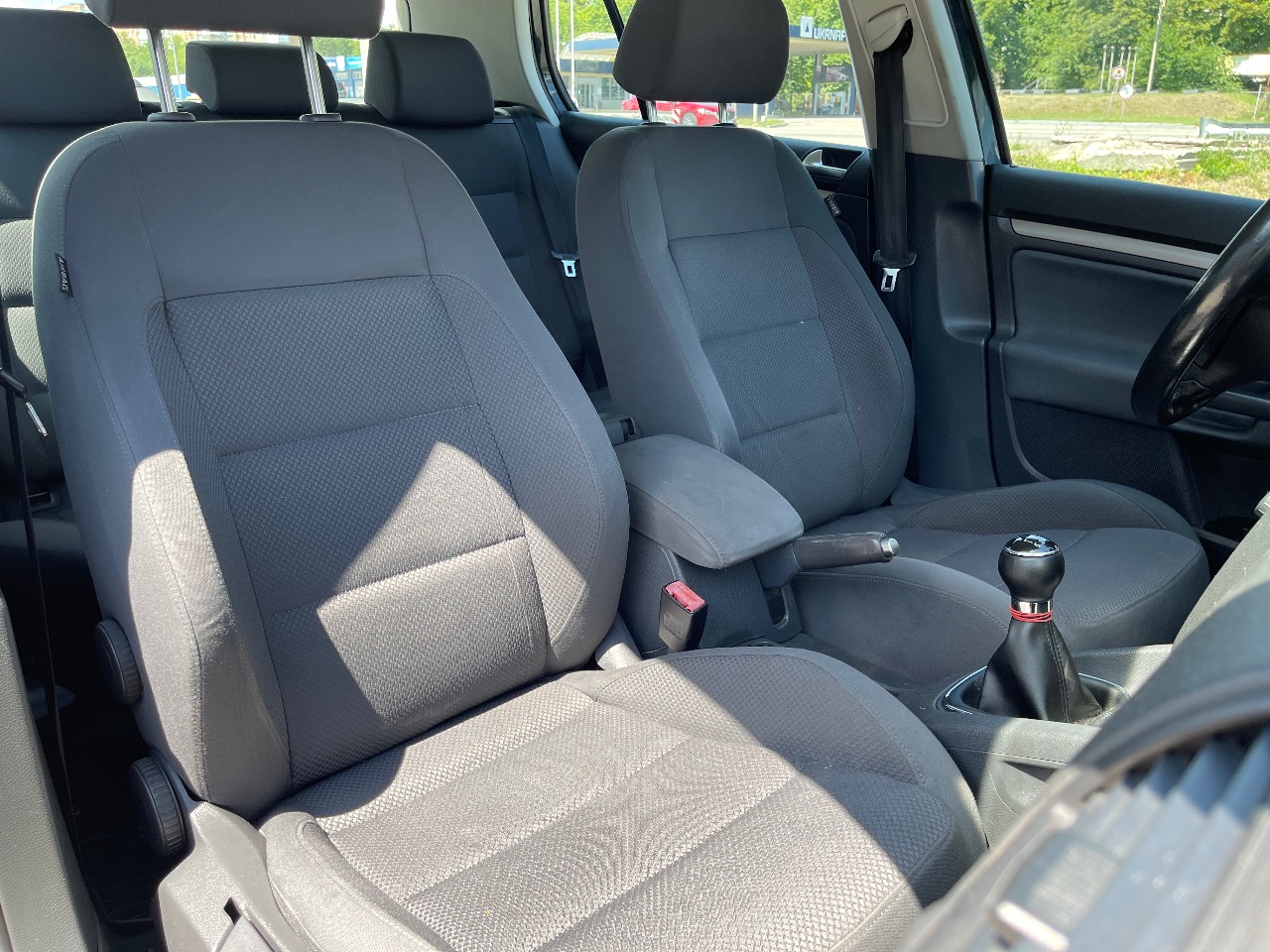 Volkswagen Golf - фото 18