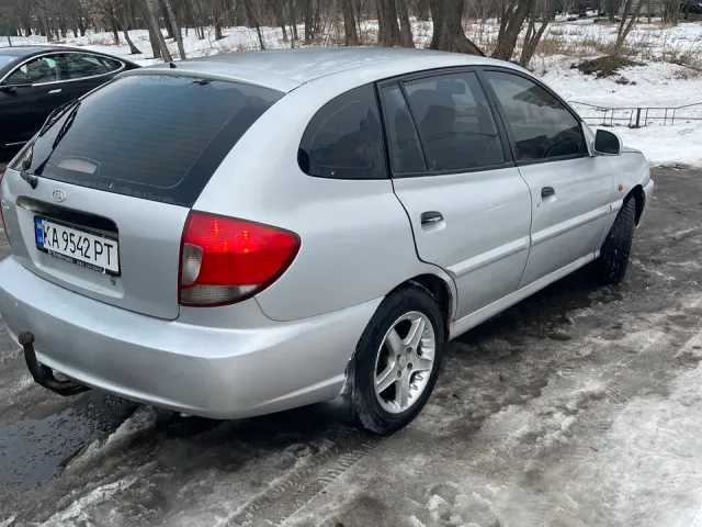 Kia Rio - фото 1