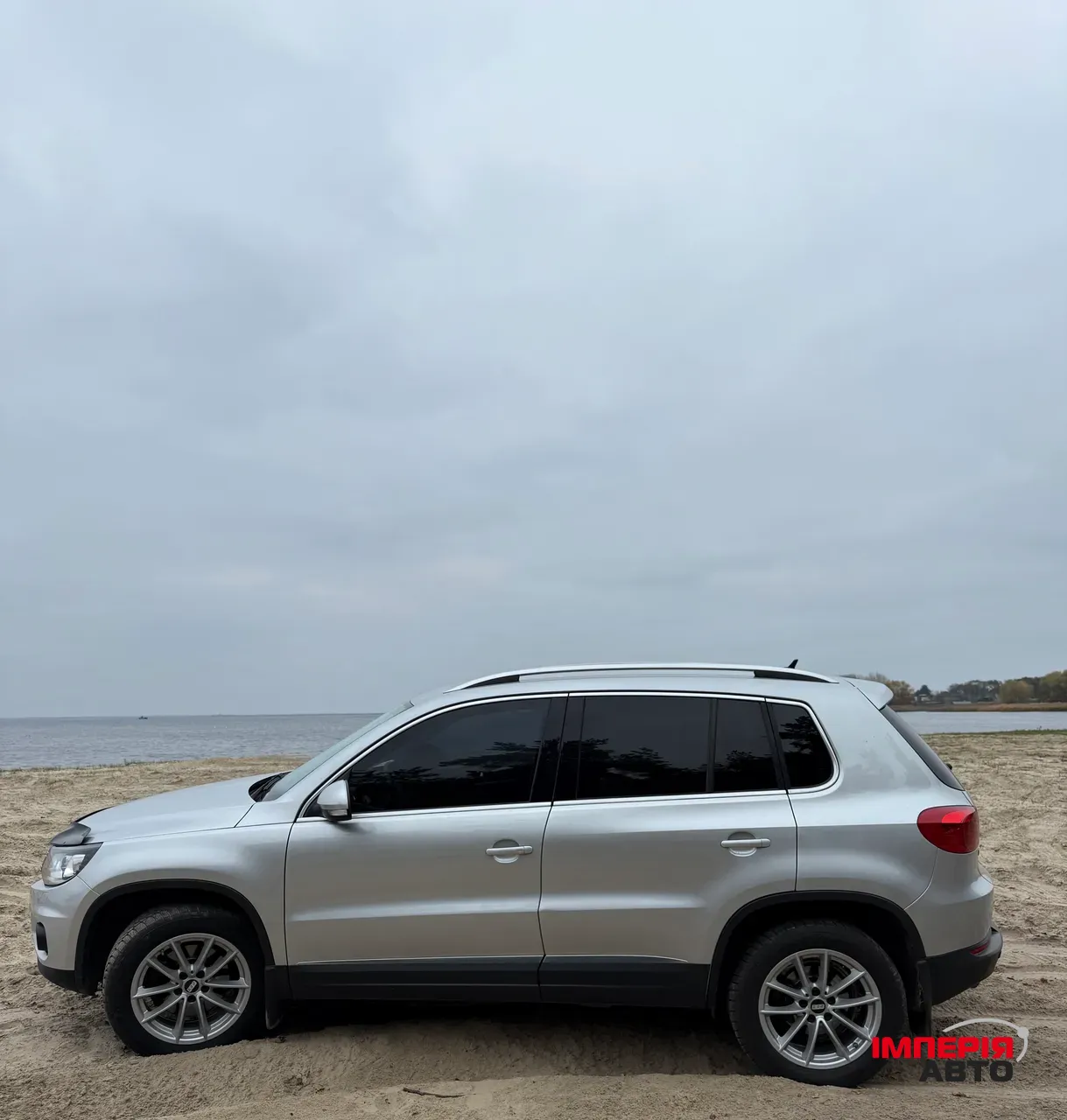 Volkswagen Tiguan - фото 8