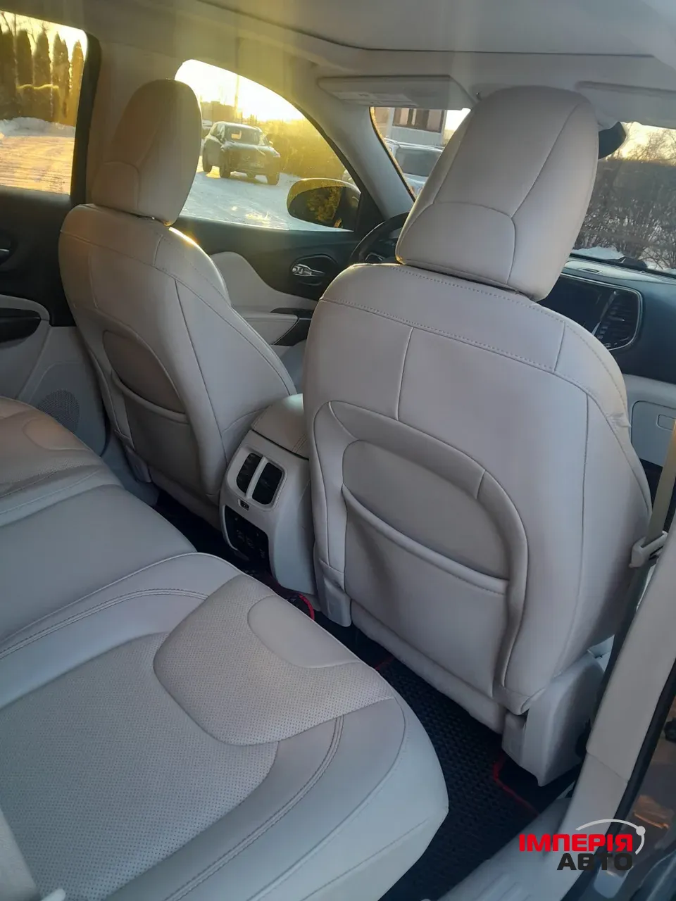 Jeep Cherokee - фото 27