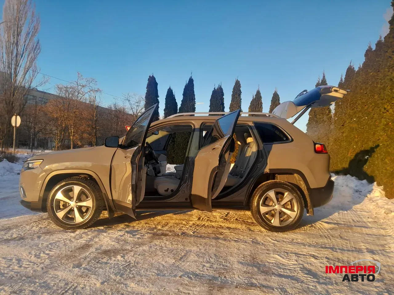 Jeep Cherokee - фото 11