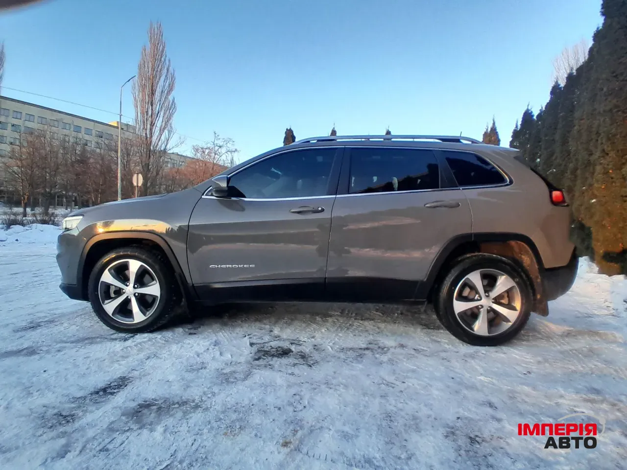 Jeep Cherokee - фото 6