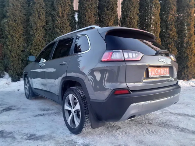 Jeep Cherokee - фото 5