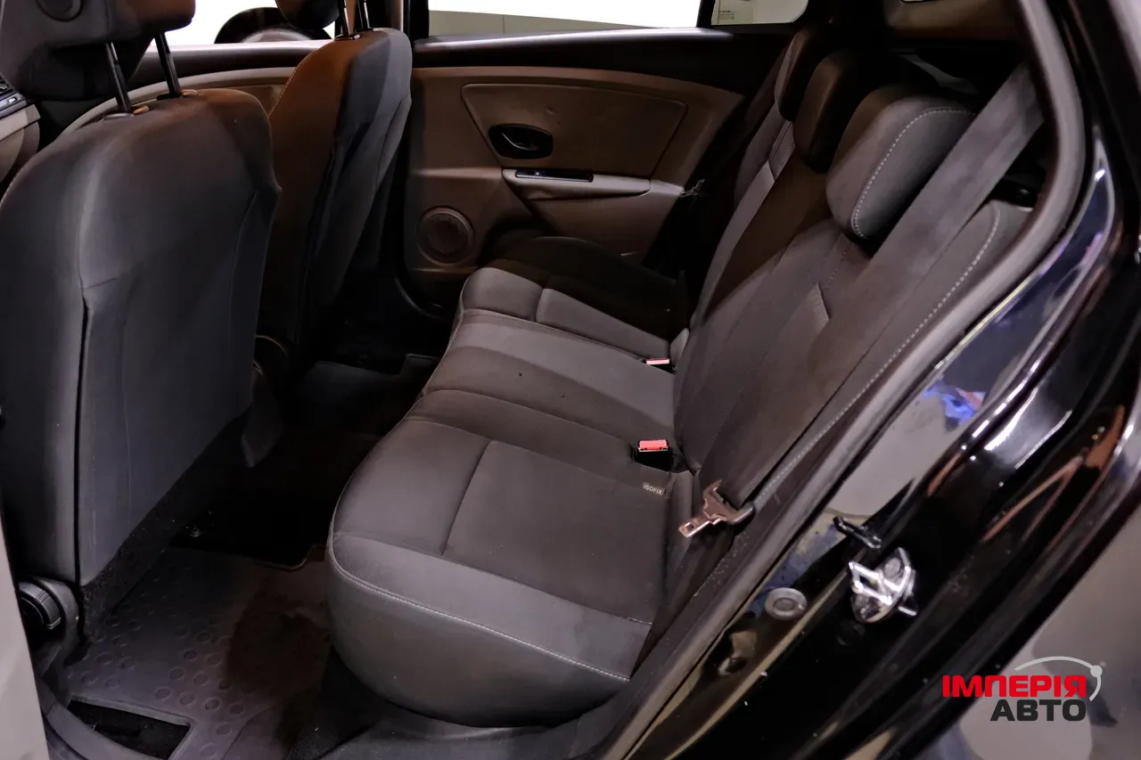 Renault Megane - фото 8