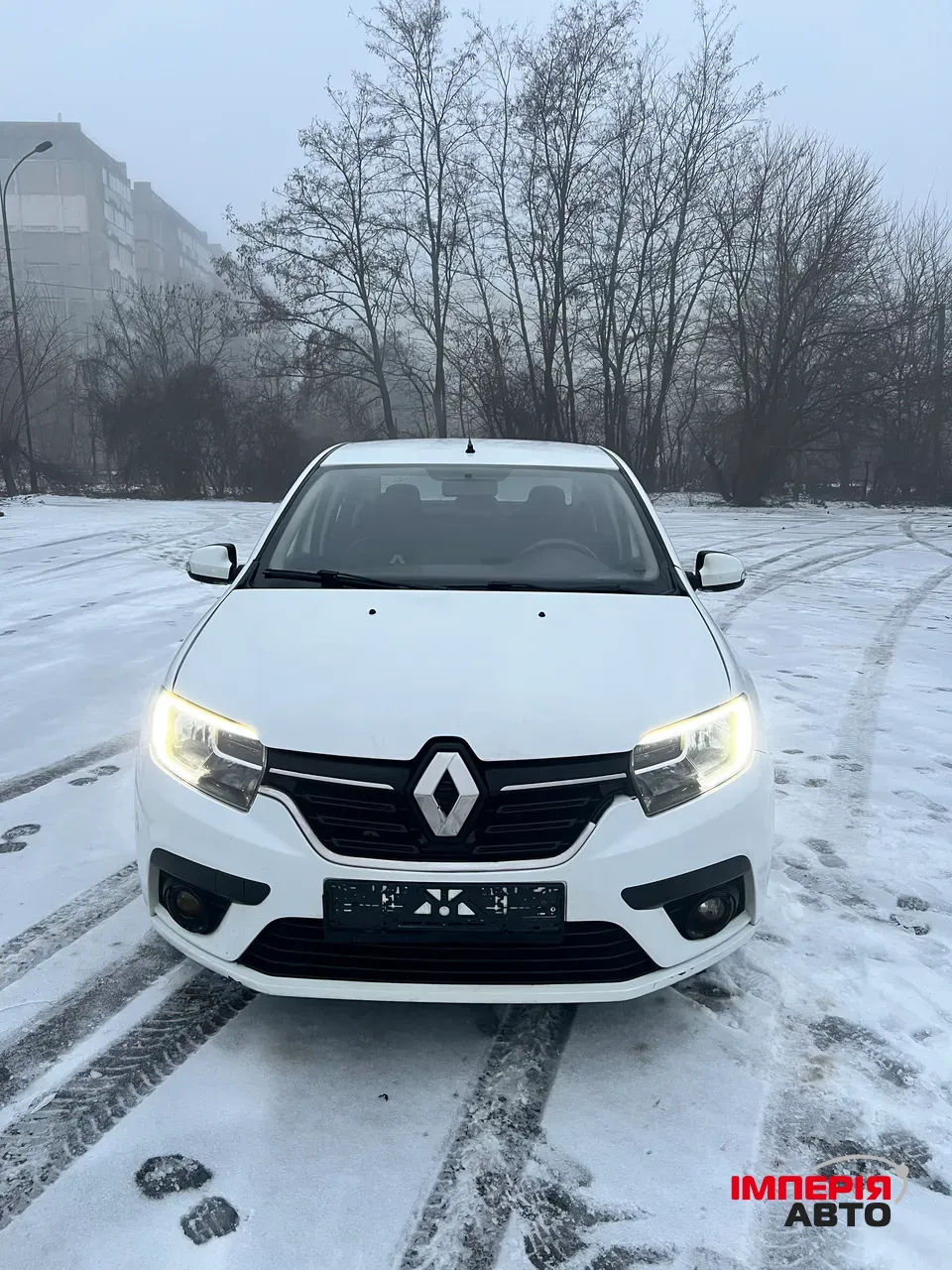 Renault Logan - фото 1