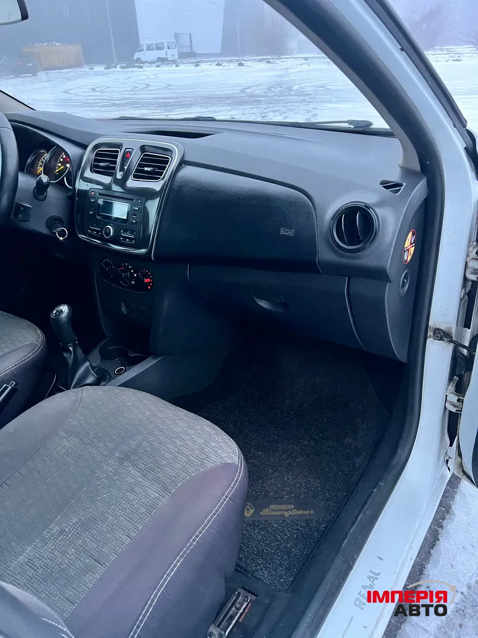 Renault Logan - фото 17