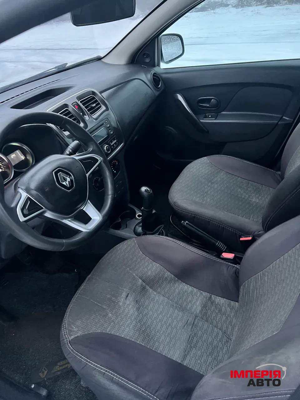 Renault Logan - фото 16