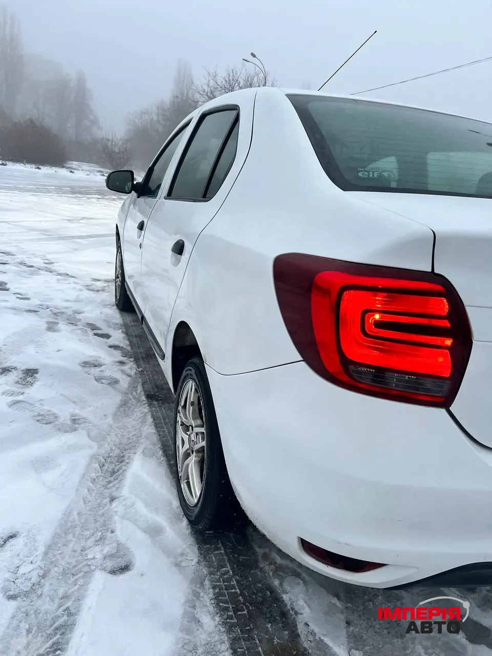 Renault Logan - фото 7