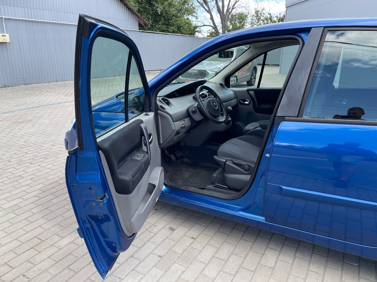 Renault Scenic - фото 2