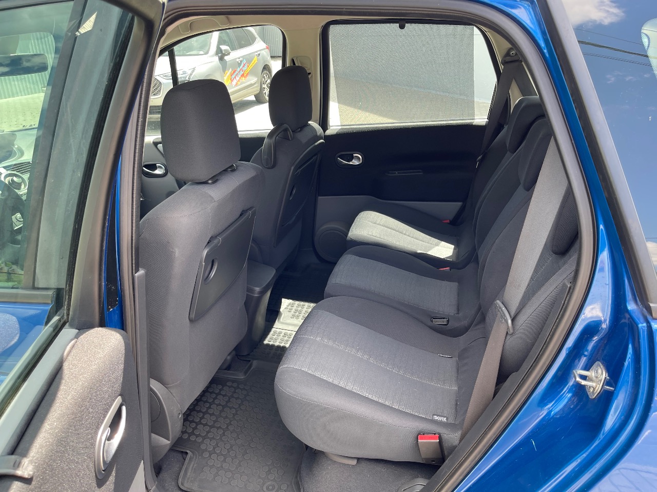 Renault Scenic - фото 17