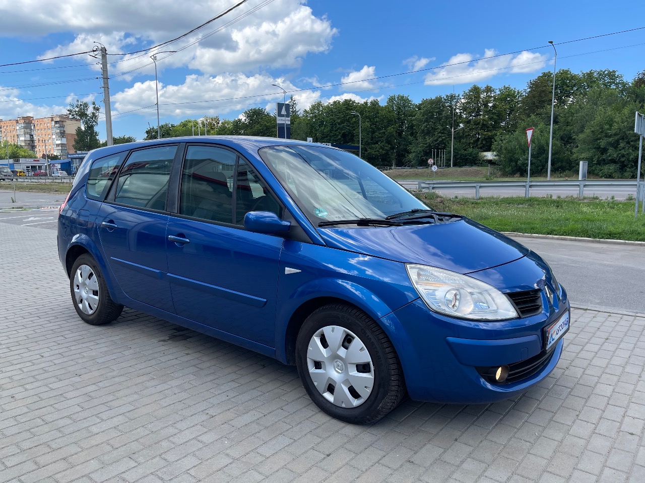 Renault Scenic - фото 10