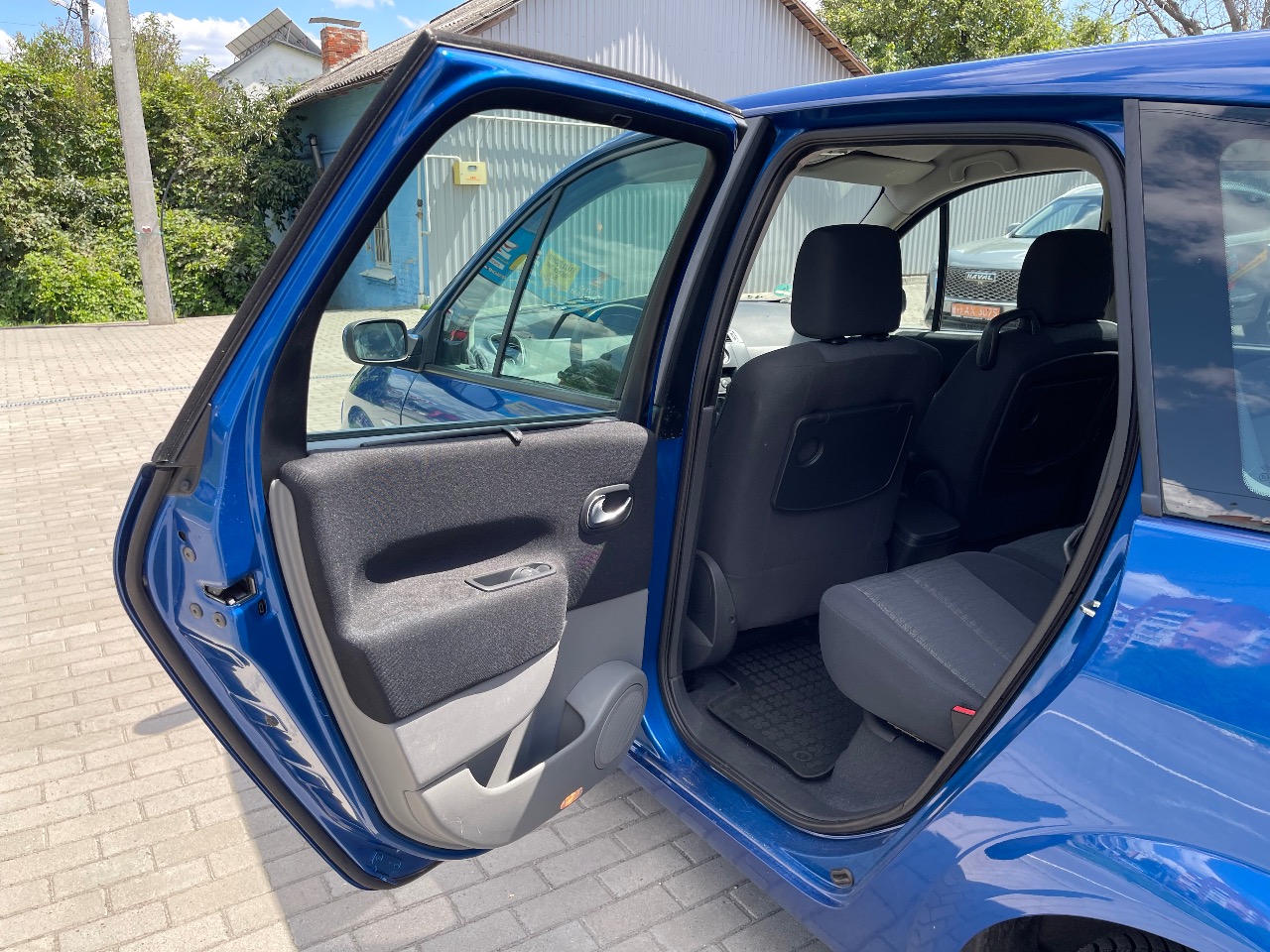 Renault Scenic - фото 14