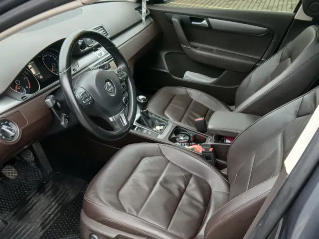 Volkswagen Passat - фото 3