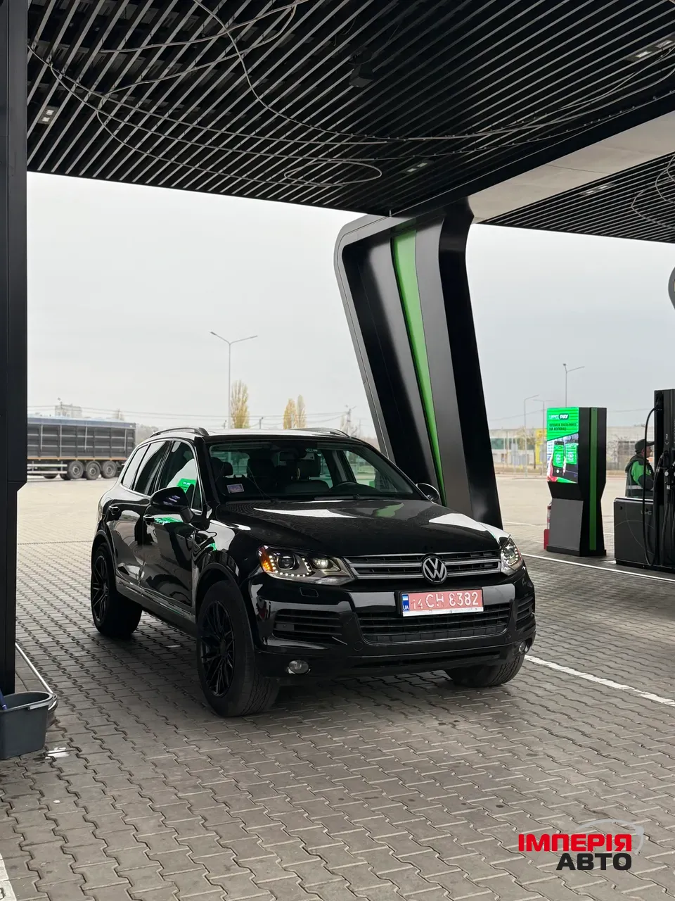 Volkswagen Touareg - фото 1