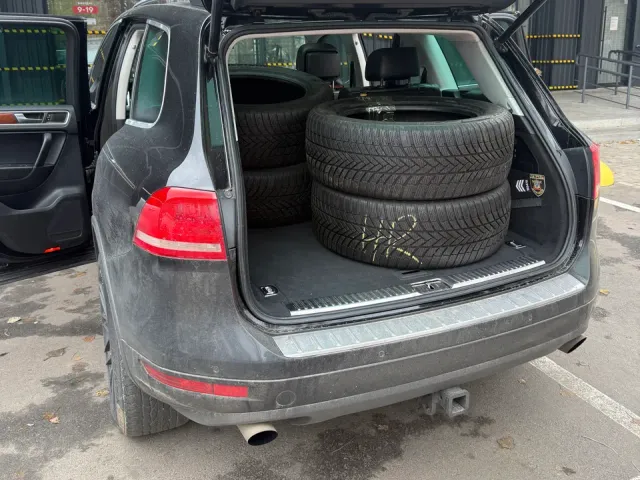 Volkswagen Touareg - фото 4