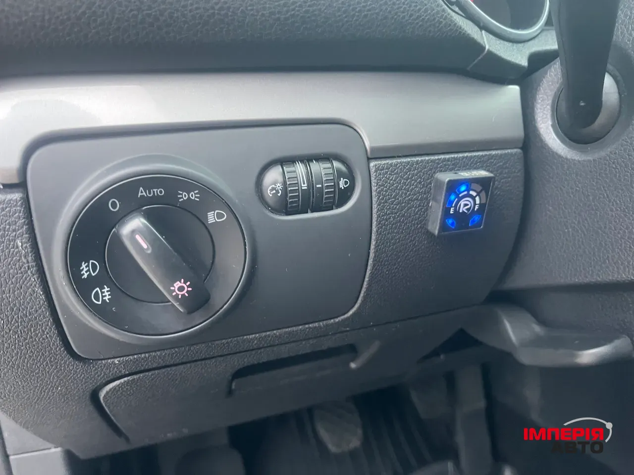 Volkswagen Golf - фото 16