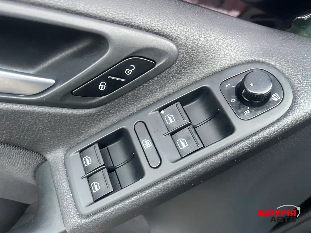 Volkswagen Golf - фото 18