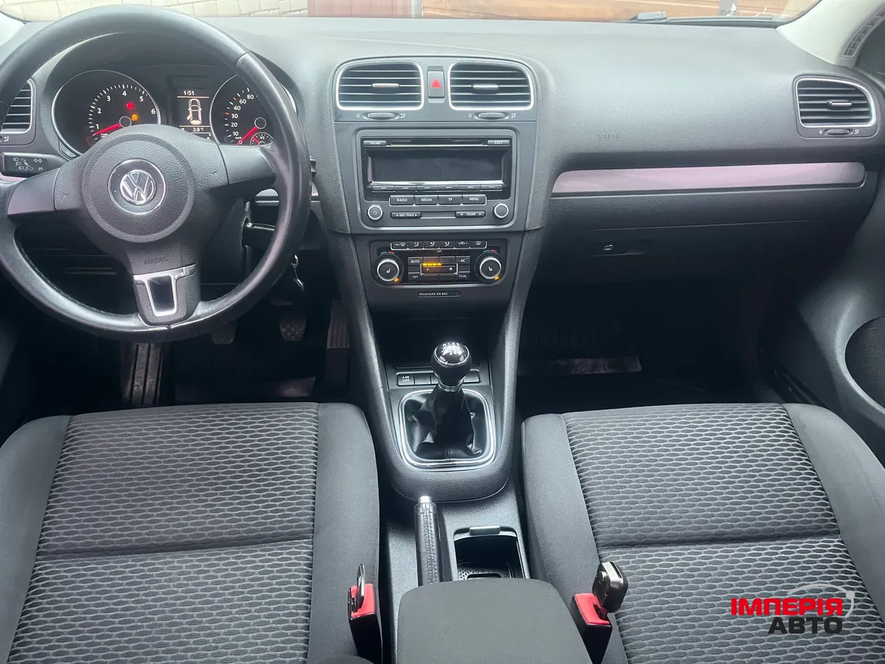 Volkswagen Golf - фото 10
