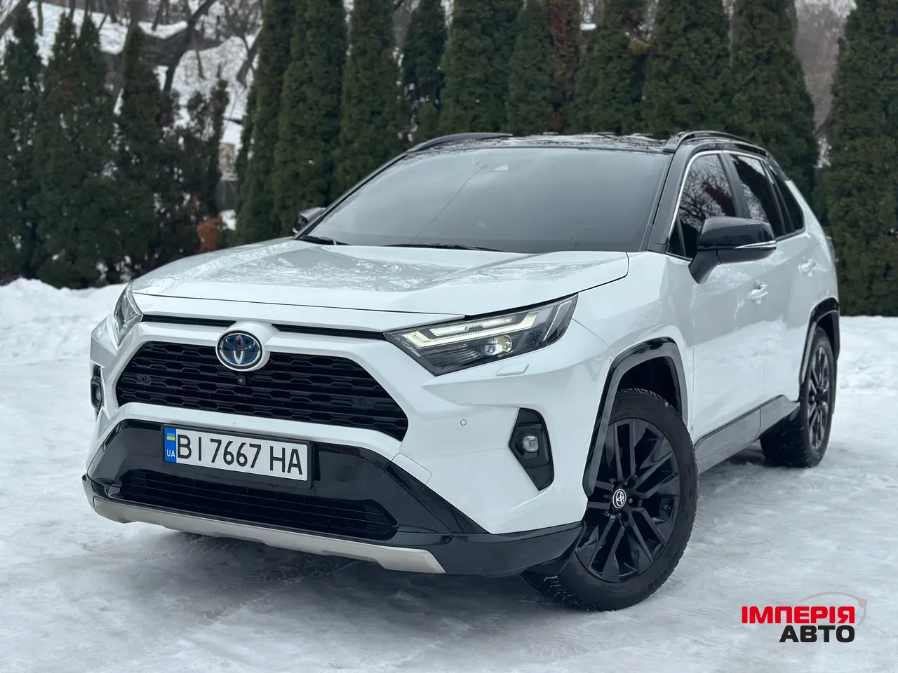 Toyota RAV4 - фото 1