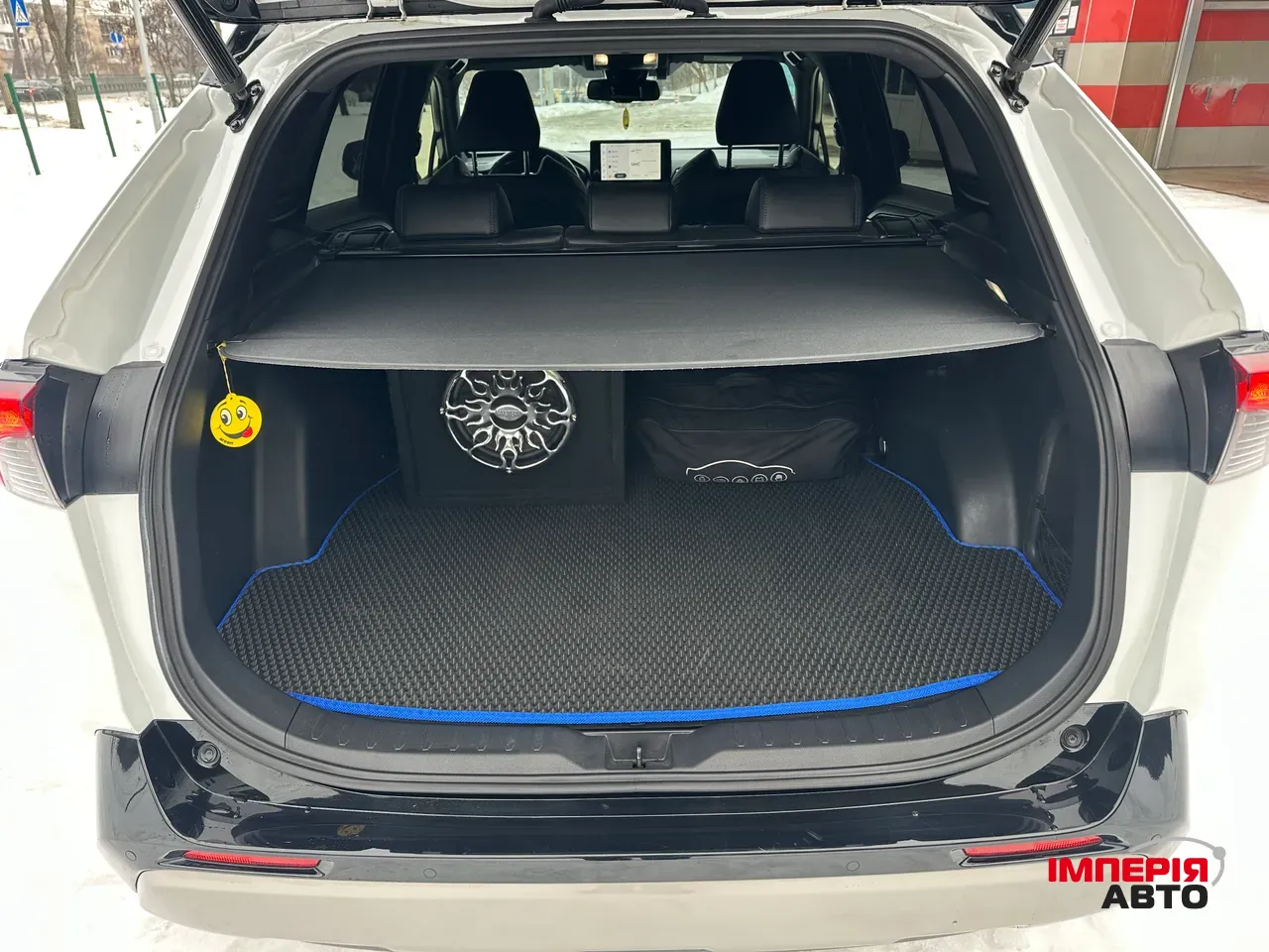 Toyota RAV4 - фото 10