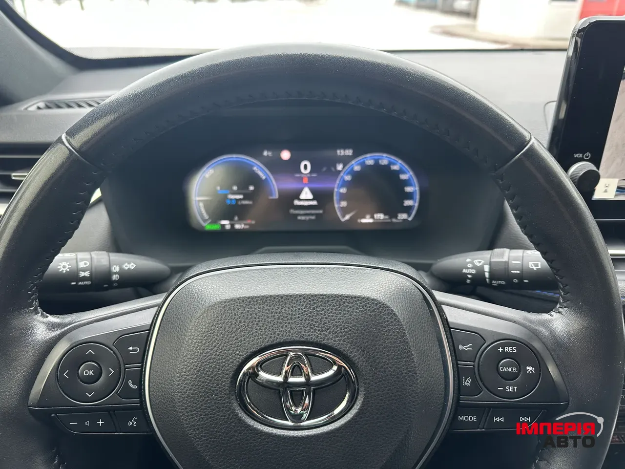 Toyota RAV4 - фото 7