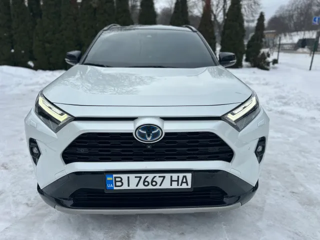 Toyota RAV4 - фото 2