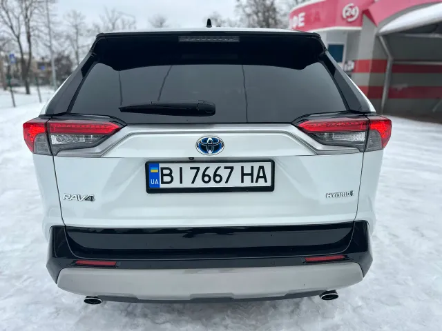 Toyota RAV4 - фото 5