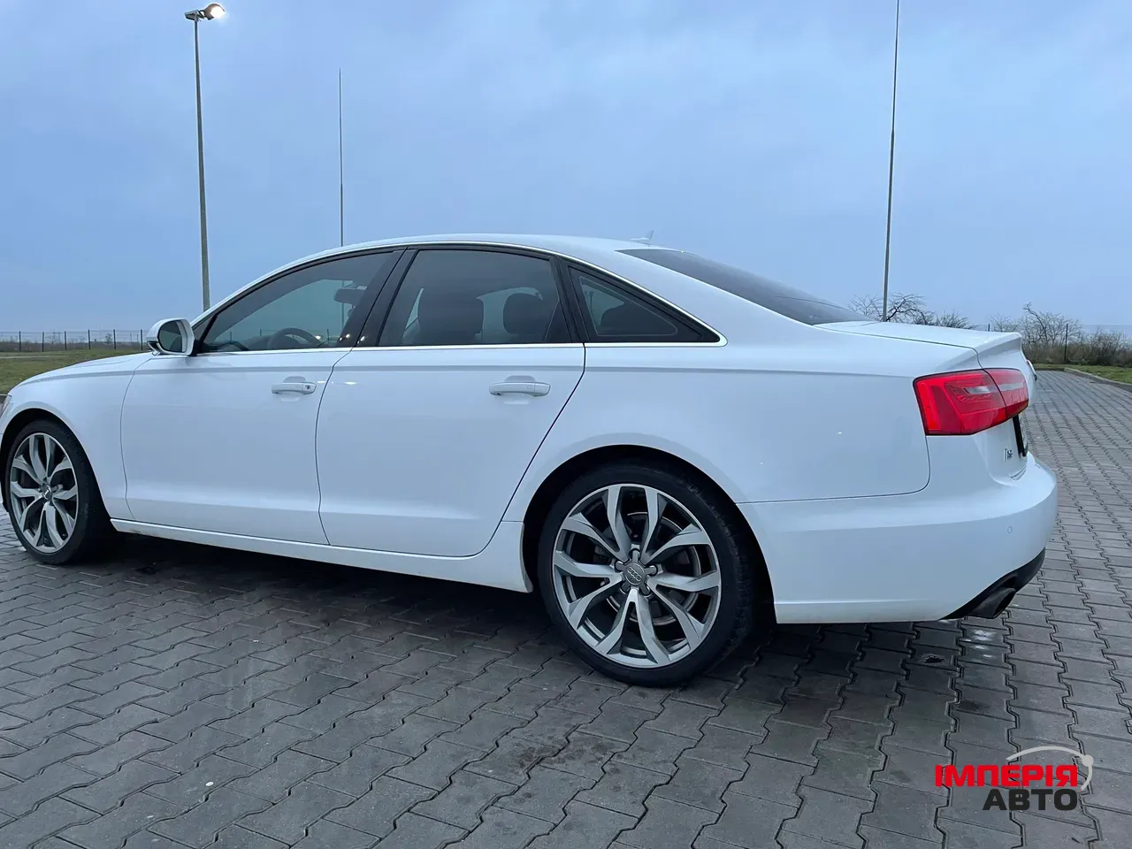 Audi A6 - фото 7