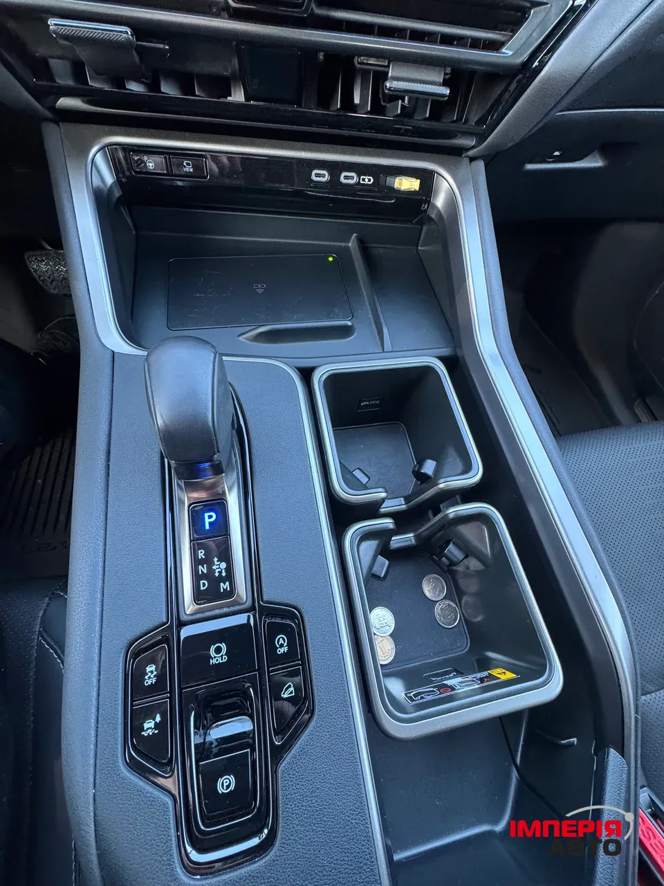 Lexus TX - фото 32