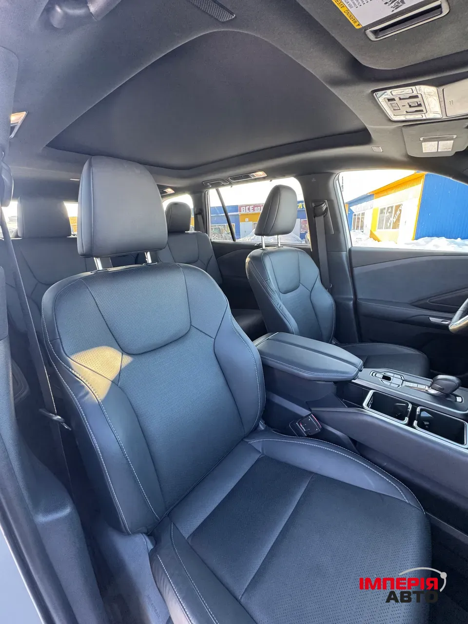 Lexus TX - фото 14