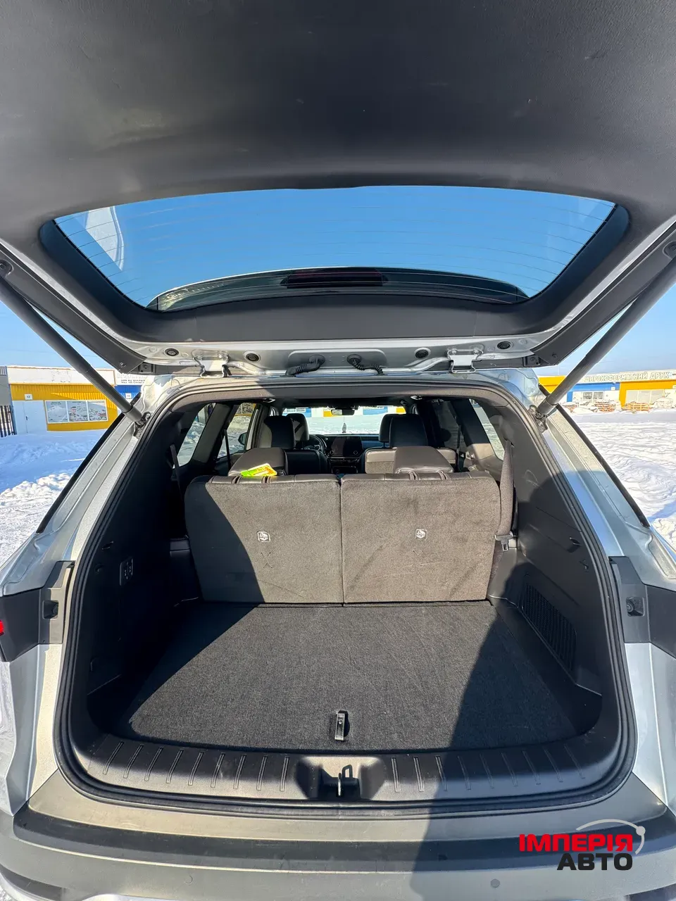 Lexus TX - фото 24