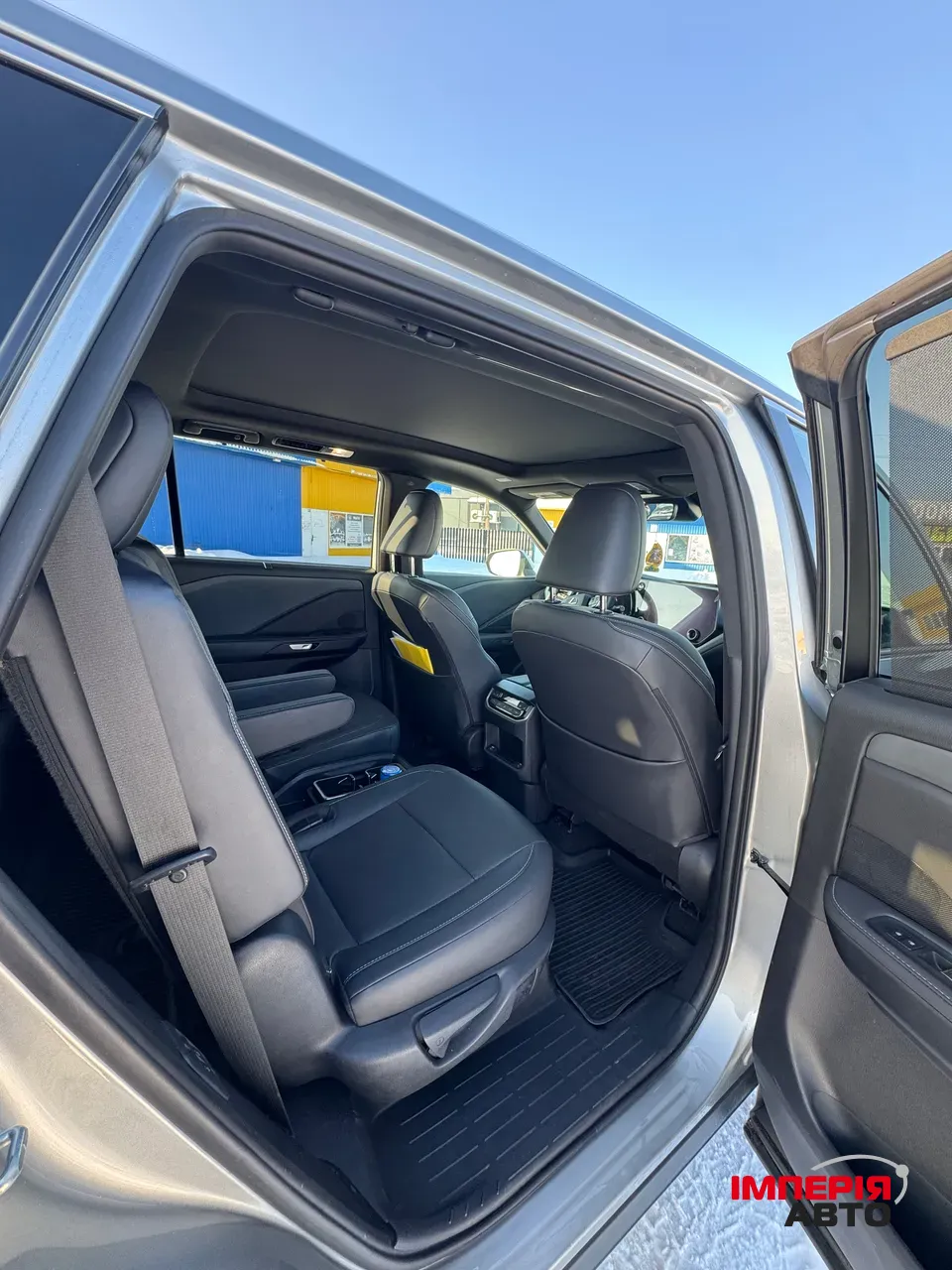 Lexus TX - фото 16