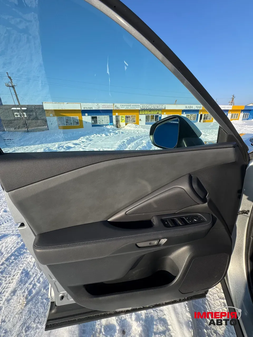 Lexus TX - фото 30