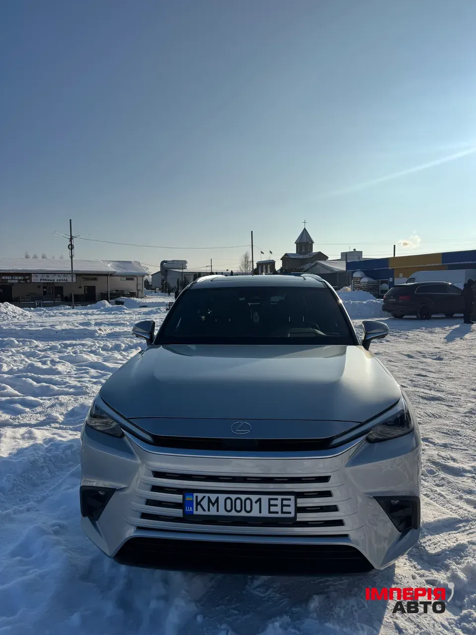 Lexus TX - фото 2