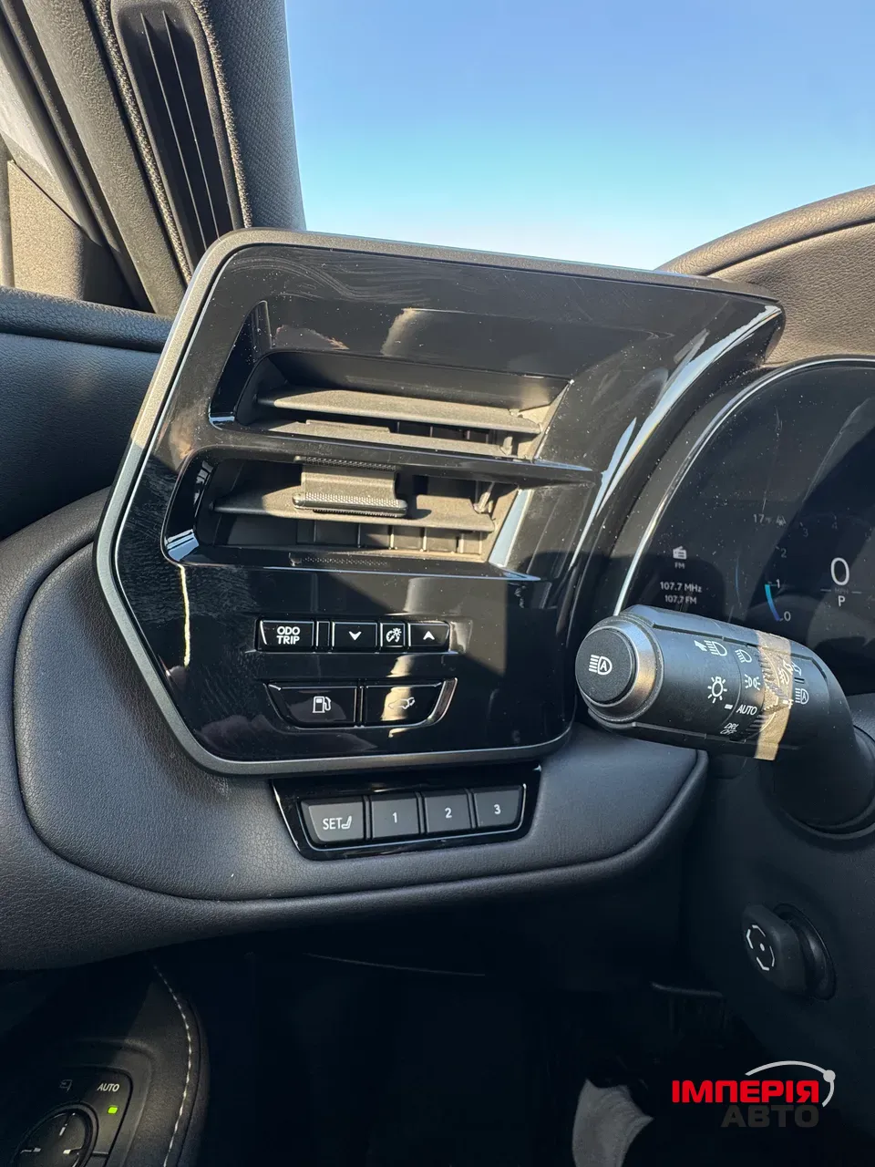 Lexus TX - фото 38