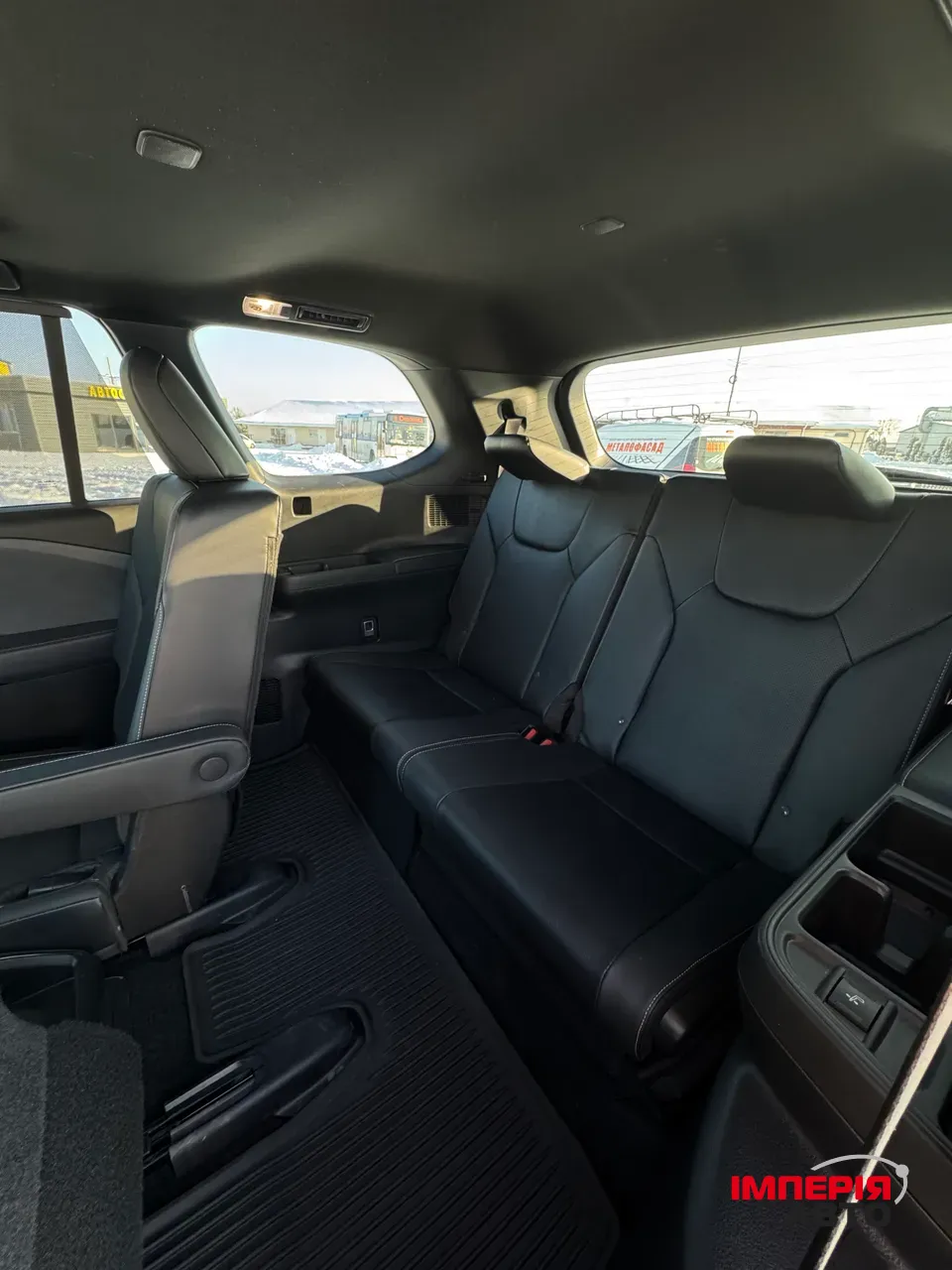 Lexus TX - фото 29