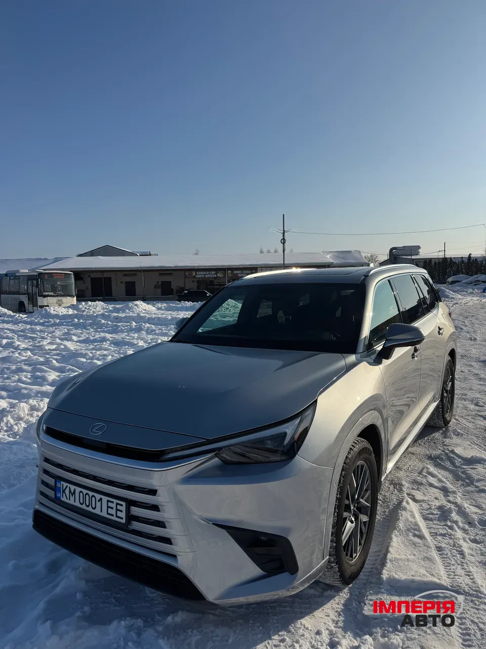 Lexus TX - фото 1