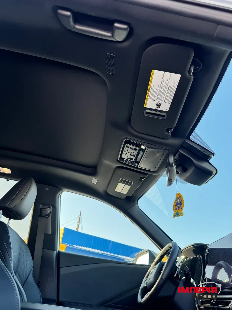 Lexus TX - фото 11