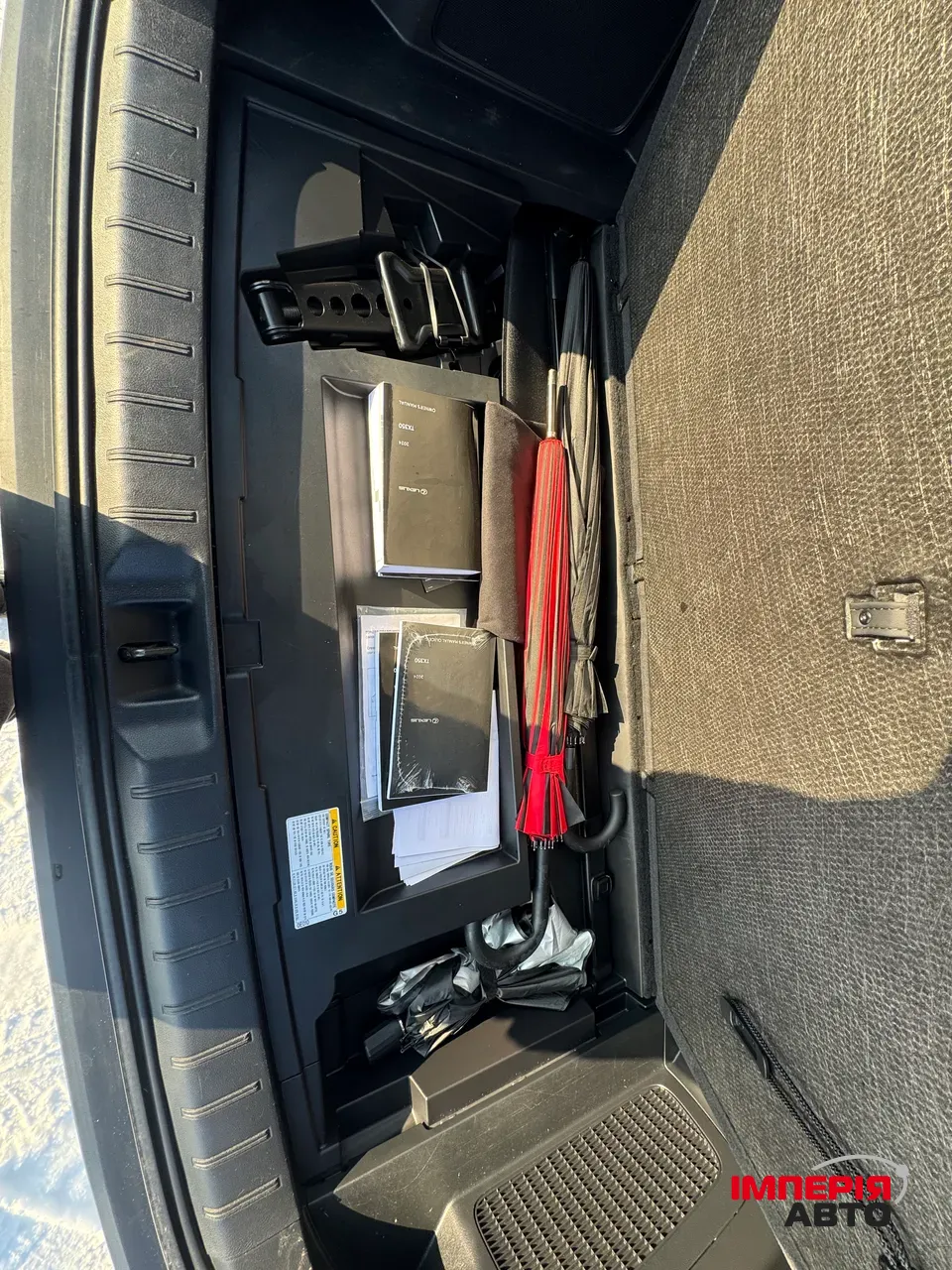 Lexus TX - фото 25