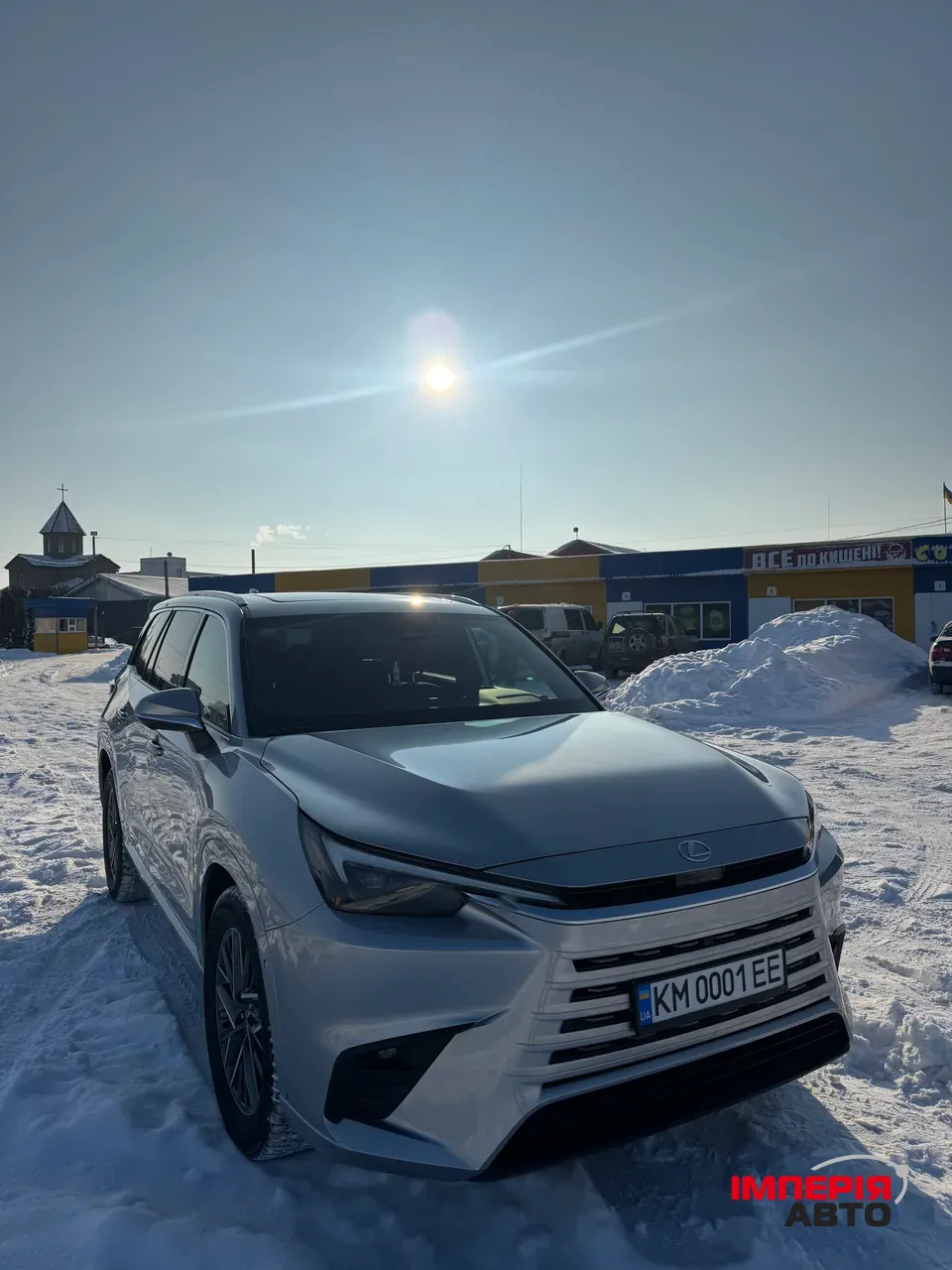 Lexus TX - фото 3