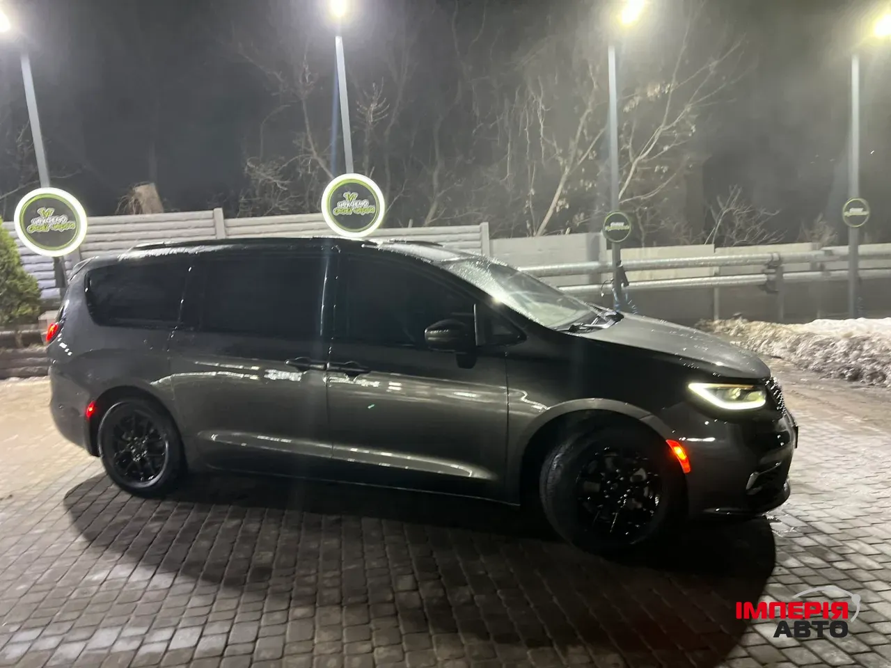 Chrysler Pacifica - фото 12