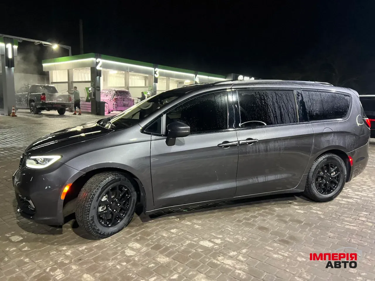 Chrysler Pacifica - фото 2