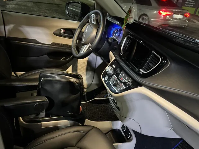 Chrysler Pacifica - фото 3