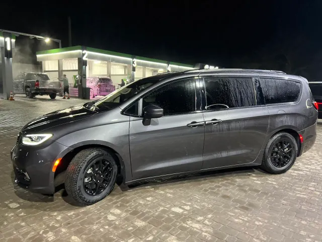 Chrysler Pacifica - фото 2