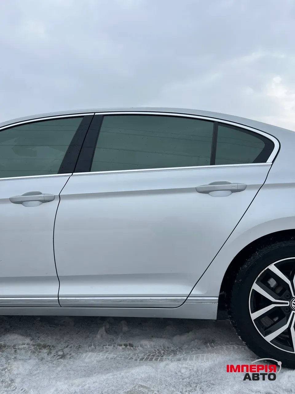 Volkswagen Passat - фото 6